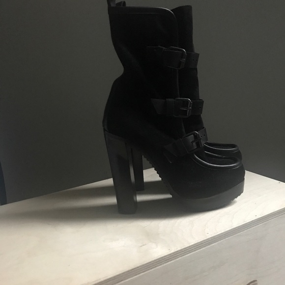 PIERRE HARDY - New Suede Platform Heel with Fur - Picture 3 of 4